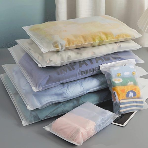 Plastic Divider Bags (15pcs) - 5 of Each of 3 Sizes Transparent zipper-sealed clothing and shoe packing bags; durable.